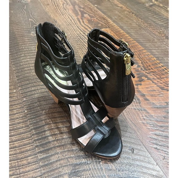 Vince Camuto Eastyn Black Leather Strappy Sandals - Picture 1 of 5